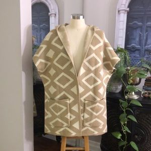 Bishop +young one size fits all sleeves cardigan.